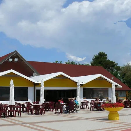 Villaggio San Francesco ホリデーパーク 5*