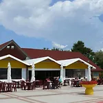 Villaggio San Francesco ホリデーパーク 5*